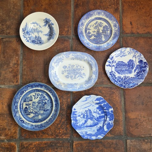 Vtg blue white - 6, plates
